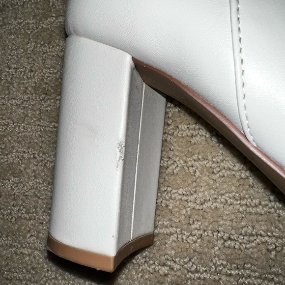 White Leather Material Boots - Picture 3 of 9